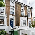 Spacious 2Br Maisonette 2 Baths Huge Lounge