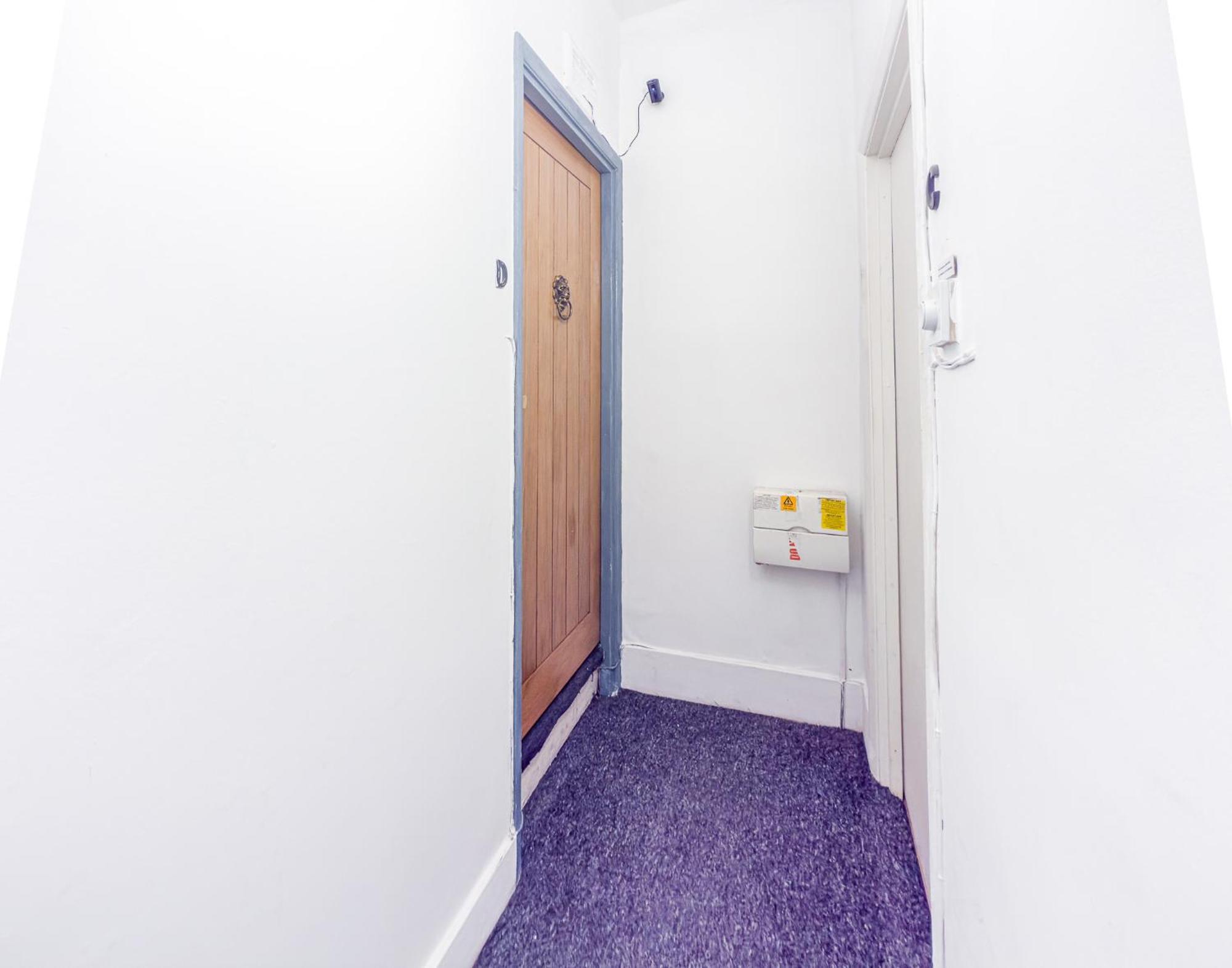 Spacious 2br Maisonette 2 Baths Huge Lounge Apartment *