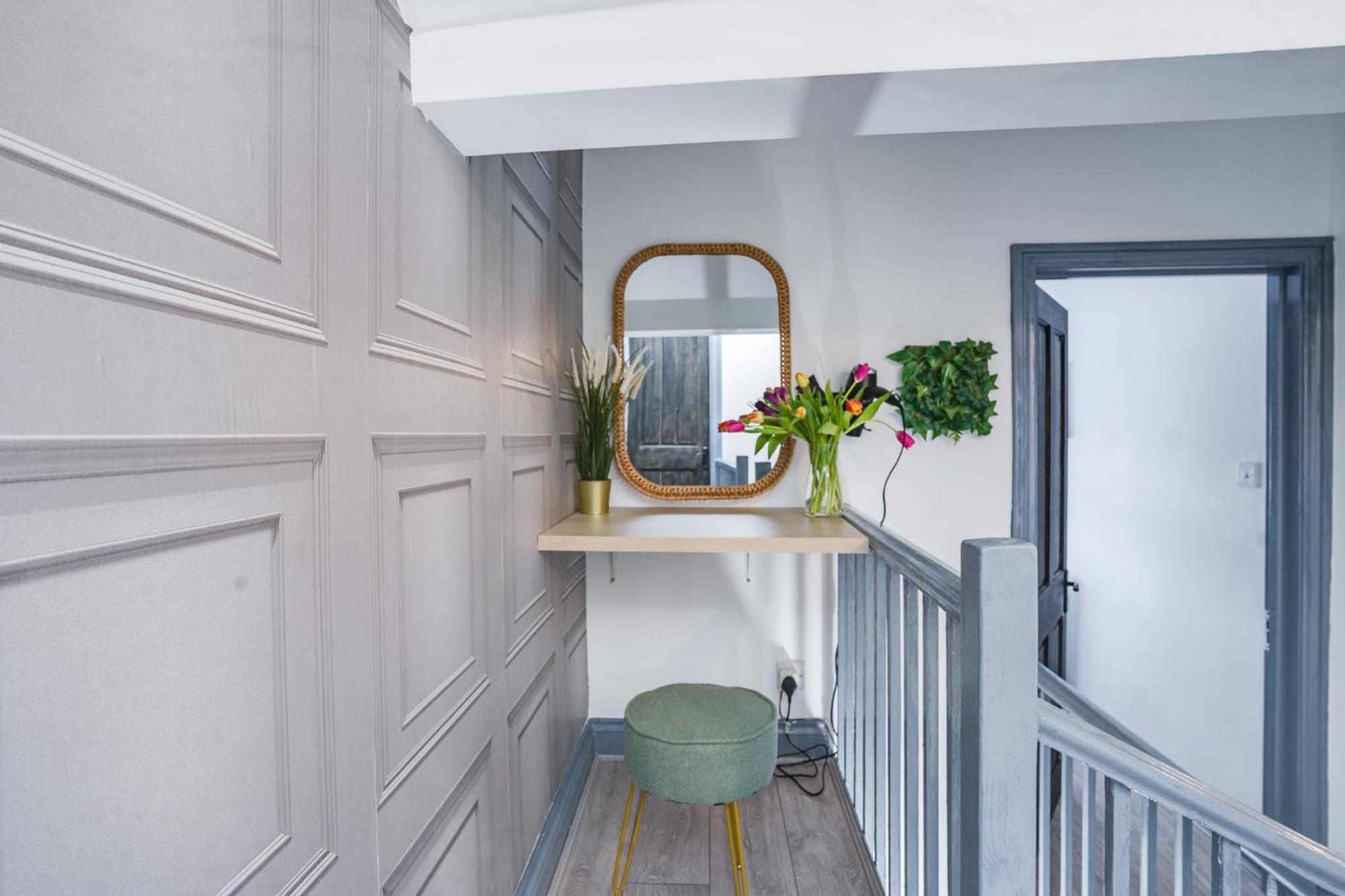 Spacious 2br Maisonette 2 Baths Huge Lounge * London