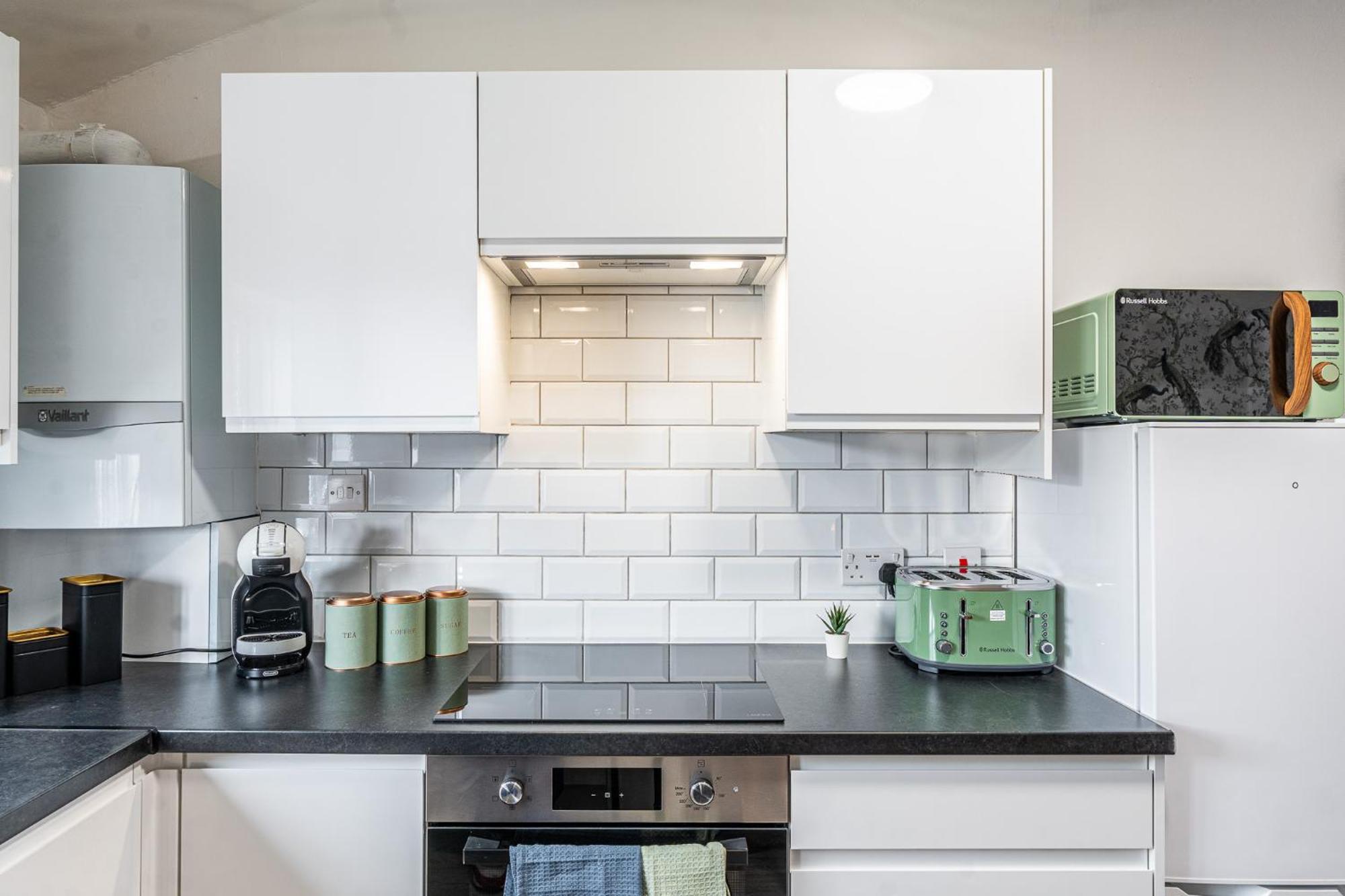 Spacious 2br Maisonette 2 Baths Huge Lounge Apartment London